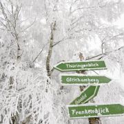 Wanderwege bekommen im Winter einen ganz neuen Reiz - und liegen bei Urlaubern absolut im Trend. Wanderwege bekommen im Winter einen ganz neuen Reiz - und liegen bei Urlaubern absolut im Trend.