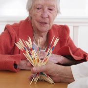 Wie kann man die Beschwerden von Parkinson lindern? Das erfahren Sie in unserer Telefonaktion. Wie kann man die Beschwerden von Parkinson lindern? Das erfahren Sie in unserer Telefonaktion.