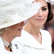 Wie gut bzw. schlecht verstehen sich Camilla und Herzogin Kate tatsächlich? Wie gut bzw. schlecht verstehen sich Camilla und Herzogin Kate tatsächlich?