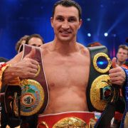 Wladimir Klitschko posiert nach dem Sieg über Francesco Pianeta mit all seinen Weltmeistergürteln. Wladimir Klitschko posiert nach dem Sieg über Francesco Pianeta mit all seinen Weltmeistergürteln.