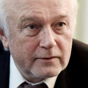 Die Bremer Hauptkommissare Inga Lürsen (Sabine Postel) und Stedefre+ ...