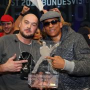Xavier Naidoo (Mitte) und Rapper Kool Savas (links) haben den Bundesvision Song Contest gewonnen. Xavier Naidoo (Mitte) und Rapper Kool Savas (links) haben den Bundesvision Song Contest gewonnen.