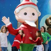 Zeitloser Publikumsmagnet im Filmpark Babelsberg: Das Sandmännchen ist beliebt bei Groß und Klein. Zeitloser Publikumsmagnet im Filmpark Babelsberg: Das Sandmännchen ist beliebt bei Groß und Klein.