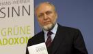 Fällt das Wort Marktwirtschaft, ist er nicht weit: Hans-Werner Sinn ist Präsident des Ifo Instituts für Wirtschaftsforschung und spätestens seit der Finanzkrise auf der steten Suche nach einem Mikrofon. 2007 war Sinn in Deutschland der zweitmeistzitierte Wirtschaftsexperte nach Reinhard Selten. Bekannter ist er allemal. Foto: dpa