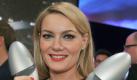 (ACHTUNG: Sperrfrist für die Bekanntgabe der Preisträger bis zum 23. Oktober 2009, 23.30 Uhr) - Die Komikerin Martina Hill hält am Dienstag (20.10.2009) den Deutschen Comedypreis 2009 in der Kategorie 'Beste Schauspielerin' im Coloneum in Köln in den Händen. Es wurden die besten Comedy-Leistungen des vergangenen Jahres ausgezeichnet. Die Entscheidung über die Nominierungen wurde von einer unabhängigen Fach-Jury gefällt. Ausgestrahlt wird die Show am Freitag, 23. Oktober 2009, 21.15 Uhr bei RTL. Foto: Jörg Carstensen dpa/lnw +++(c) dpa - Bildfunk+++  Foto: dpa
