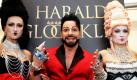 So exzentrisch wie er selbst muss natürlich auch seine Buchpräsentation ausfallen. Modedesigner Harald Glööckler posiert in Frankfurt am Main auf der 62. Frankfurter Buchmesse am Stand des Verlages Lübbe bei der Vorstellung seiner Biografie neben Models. Foto: dapd