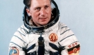 DDR-Kosmonaut
Der DDR-Kosmonaut Sigmund Jhn, aufgenommen nach seinem erfolgreichen Flug mit dem sowjetischen Raumschiff Sojus 31 zur Raumfhre MIR im August 1978 (Archivfoto). Auf einen Schlag avancierte der bis dahin unbekannte Dsenjgerpilot am 26. August 1978 zum Helden wider Willen. An Bord des Raumschiffes Sojus 31 hob er zu einem einwchigen Weltraum-Trip ab - und war damit der erste Deutsche im All. Foto: dpa (zu dpa-Themenpaket vom 12.05.) +++(c) dpa - Bildfunk+++
 Foto: dpa