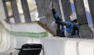 Bilder vom Unfall: Nodar Kumaritaschwili wird aus der Bahn gegen einen Pfosten geschleudert.
 Foto: ddp