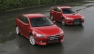 Der Benziner ist ab 19.250 Euro zu haben, der Diesel ab 21.490 Euro. Neben der Normalo-Version des Lancer darf einer nicht fehlen: Der Evo X (rechts). Der Rallye-Lancer mit dem ppigen Heckflgel fegt mit knapp 300 PS die Strae. 
 Foto: news.de