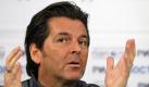 Thomas Anders präsentiert: In seiner Autobiografie 100 Prozent Anders schreibt der Popmusiker über die «Wahrheit über Modern Talking, Nora und Dieter Bohlen». Das Buch des 48-Jährigen erscheint am 21. September.  Foto: dpa