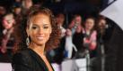 Alicia Keys heiratet den Produzenten Swizz Beats
Vorspann: 	
Text: 	

New York (apn) Die US-Sängerin Alicia Keys hat den Produzenten Swizz Beatz geheiratet, von dem sie ein Kind erwartet. Ein Sprecher der Künstlerin bestätigte am Sonntag, dass die Trauung am Samstag stattgefunden habe. Die Grammy-Gewinnerin und Beatz, der mit bürgerlichem Namen Kaseem Dean heißt, hatten im Mai ihre Verlobung bekanntgegeben. Für die 29-jährige Keys ist es die erste Ehe, Beatz war bereits vorher verheiratet. Aus dieser Ehe hat er zwei Söhne.

© 2010 The Associated Press. Alle Rechte Vorbehalten - All Rights Reserved
Ressort: 	VIP
Schlagworte: 	Keys/Personality/Bunte Foto: dpa