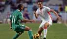Nigerias Peter Odemwingie (links) von den «Super Eagles» (die Super-Adler) kämpft mit Ammar Jmal aus Tunesien um den Ball. Die Tunesier heißen «Les Aigles de Carthage»  - die Adler von Karthago. Foto: dpa