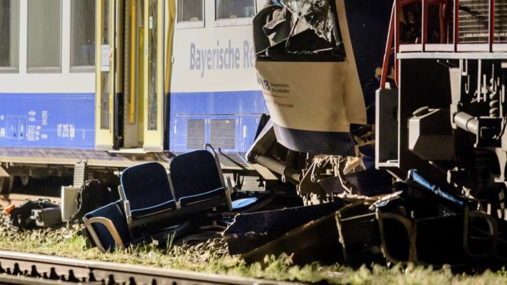 Bei Zugunfällen in Aichach und Seeshaupt in Bayern kamen am Montag insgesamt vier Menschen ums Leben, mehr als 70 wurden verletzt.