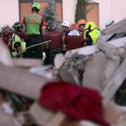 Erde bebt in Italien weiter - Nationale Trauer (Foto)