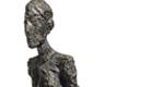 L'Homme qui marche I, der Schreitende, von Alberto Giacometti nimmt Rang fünf der teuersten Kunstwerke aller Zeiten ein. Mit seinen 104,3 Millionen Dollar (etwa 74 Millionen Euro) erzielte er zudem das höchste Auktionsergebnis aller Zeiten. Foto: news.de/dpa (Montage) 