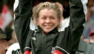 Als 33-Jährige gewinnt Silvia Neid 1995 den EM-Pokal. Auch damals war Schweden der Gegner im Endspiel, Gastgeber war Norwegen. Zwei Jahre später trat Neid als Spielerin mit 111 Länderspielen ab und begann ihre Trainerkarriere. Foto: dpa