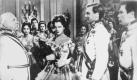 Sissi!  Franz!: Der Traumpaar-Status von Romy Schneider und Karlheinz Böhm lässt sich auf genau einen Film und seine beiden Fortsetzungen zurückführen: Die Sissi-Trilogie machte die beiden Schauspieler in den 1950er Jahren berühmt, engte sie aber auch ein. Foto: dpa