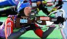 Die deutsche Biathletin Magdalena Neuner trainiert im russischen Chanty Mansiysk vor Beginn der Biathlon-Weltmeisterschaft am Schießstand. Am Donnerstag beginnt der Wettbewerb.  Foto: dpa