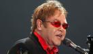 Elton John widmete Whitney Houston bei einer Show in Las Vegas den Song Don't Let the Sun Go Down on Me: «Dies ist ein trauriger Tag, ich möchte über nichts anderes reden, als über ihre Musik. Sie war die wohl schönste Frau, die ich je gesehen habe. Danke, dass du uns dein Talent geschenkt hast und für eine der wunderbarsten Stimmen, die ich je gehört habe», so der Sänger vor seinem Auftritt. Foto: dpa
