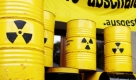 Atomkraftgegner protestieren in Berlin vor der Landesvertretung Baden-Württembergs. Dort tagen Fachgruppen der Koalitionsverhandlungen von Union und FDP. Diese haben sich in ihren Wahlprogrammen dafür ausgesprochen, die Laufzeiten von Kernkraftwerken zu verlängern.
 Foto: dpa