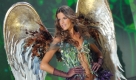 Und die Flügel dürfen natürlich nicht fehlen: 2009 trug sie Model Isabel Goulart. Foto: dpa