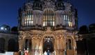 In Dresden haben am Freitagabend die Zwingerfestspiele begonnen. Bis zum 21. August zeigt Festspielintendant Dieter Wedel im Innenhof des Zwingers verschiedene Theaterstücke. Karten kosten zwischen 50 und 100 Euro. Die Gesamtkosten der Festspiele belaufen sich auf rund 2,2 Millionen Euro. Foto: dpa