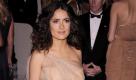 Und auch Salma Hayek konnte dem Charme des Schauspielers nicht widerstehen. Am Set von Ask The Dusk (2004) hatten die beiden Schauspieler Nacktszenen miteinander. Ihre Rollen haben sie nach Drehschluss offenbar nicht so schnell abgelegt. 2009 soll es zwischen der Mexikanerin und dem Iren noch einmal kurz gefunkt haben.  Foto: dpa