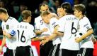 Nach der mühsamen Nachtschicht in Kasachstan hat Joachim Löw zum Abschluss der Pflichtspielsaison 2010 eine durchweg positive Bilanz gezogen. Wermutstropfen der langen Reise nach Zentralasien war die Verletzung von Miroslav Klose in dessen 105. Länderspiel. Gerade in der zweiten Jahreshälfte habe die Nationalmannschaft mit vier Siegen in vier EM-Qualifikationsspielen Sensationelles geleistet, sagte der Fußball-Bundestrainer. Wir haben das Qualifikations-Jahr sehr positiv zu Ende gebracht, betonte Löw nach dem 3:0-Erfolg in Astana. Foto: dapd