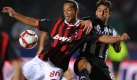Die halbe Weltmeisterelf von 2006 kickt beim AC Mailand. Verstärkt werden die Italiener von Ronaldinho (Foto) und Clarence Seedorf. Das Mittelfeld, das weiterhin mit Gennaro Gattuso und Andrea Pirlo besetzt ist, ist das Prunkstück. Foto: dpa