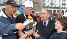 Nach seinem Karriereende sieht man Axel Schulz häufig bei Charity-Aktionen oder wie hier bei der Eröffnung der Special Olympics in Hamburg. Er arbeitet als Sportkommentator, versucht sich als Schauspieler und veröffentlichte ein Kochbuch. Foto: dpa