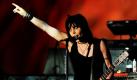 «I love Rock´n´Roll» bekannte die 80-er-Ikone Joan Jett in ihrem berühmtesten Song 1981. Und die Rockröhre soll nun auch für ihre gesamte Karriere geehrt werden. Sie steht auf der Liste für die Aufnahme in die Rock´n´Roll Hall of Fame 2012. Wurde auch langsam Zeit. Foto: dapd