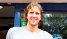 Dirk Nowitzki trainiert zur Zeit im Trainingszentrum  von Alba Berlin, um für die Basketball EM inLitauen fit zu sein. Für die deutsche Mannschaft geht es um die  Qualifikation für Olympia 2012. Der NBA-Profi, der letzte Saison mit den Dallas Mavericks den begehrten NBA-Titel gewonnen hat, verzichtet dafür nach zweijähriger Nationalmannschaftspause auf seinen Urlaub. Basketball-Deutschland sagt: Danke Dirk! Foto: dapd