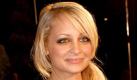 Das amerikanische It-Girl Nicole Richie (29) ist bereits seit Ende 2006 mit dem Sänger Joel Madden (31) zusammen. Nach vier Jahren wilder Ehe und zwei gemeinsamen Kindern will das Paar sich nun angeblich offiziell das Jawort geben. Das meldet der Internetdienst Entertainmentwise unter Berufung auf einen Insider, der gehört haben will, dass Nicole mit ihrer Freundin Christina Aguilera aufgeregt über die bevorstehende Hochzeit Anfang Dezember gesprochen hat. (dpa) Foto: dpa