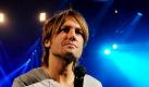 Country-Star Keith Urban (44) darf in nächster Zeit weder sprechen noch singen. Der Mann von Hollywood-Schauspielerin Nicole Kidman (44) muss sich einen Polypen entfernen lassen, der sich auf seinen Stimmbändern gebildet hat. Die Operation soll Ende des Monats stattfinden, bis dahin werde Urban noch alle geplanten Konzerte singen. Foto: dpa