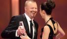 Beste Unterhaltung:Gratulation von Lena Meyer-Landrut für ihren Ziehvater Stefan Raab:Der Entertainer erhielt gleich zwei Preise - für die beste Unterhaltungssendung - Unser Star für Oslo (ARD/Pro7) - und für seine besondere Leistung in der Sparte Unterhaltung. Foto: dpa