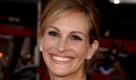 In diesem Film spielt auch Julia Roberts mit und ist gewissermaßen in einer Doppelrolle zu sehen, als Danny Oceans (George Clooney) Frau Tess und als sie selbst. Um in Rom in ein Museum einbrechen zu können, gibt sich Tess als die Schauspielerin Julia Roberts aus, der sie laut Drehbuch zum Verwechseln ähnlich sehen soll und die ebenfalls gerade in der ewigen Stadt weilt. Aber leider fliegt der Coup auf, denn Bruce Willis, der sich selbst spielt, erkennt, dass die Frau im Museum nicht die wahre Julia Roberts ist. Foto: dapd