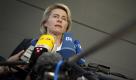 Bundesarbeitsministerin Ursula von der Leyen (CDU) gibt am Sonntag (26.09.10) in Berlin eine Pressekonferenz. Die rund 6,7 Millionen Hartz-IV-Empfaenger bekommen nur minimal mehr Geld: Das Arbeitslosengeld II fuer Erwachsene soll nach dem Willen von Arbeitsministerin Von der Leyen nur um fuenf Euro von jetzt 359 auf dann 364 Euro monatlich steigen. (zu dapd-Text) Foto: Michael Kappeler/dapd Foto: ap