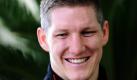 Bastian Schweinsteiger vom FC Bayern München nimmt an einem Pressegespräch im Rahmen des Trainingslagers des FC Bayern in Doha teil. Dabei äußerte er, das Team sei in guter Form, so dass er sich für die kommenden Spiele wenig Sorgen mache. Der FC Bayern bereitet sich vom 2. bis zum 9. Januar in der Hauptstadt von Katar auf die kommende Rückrunde vor. Foto: dpa