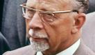 Niemand hat die Absicht, eine Mauer zu errichten. Das rief SED-Chef Walter Ulbricht den Genossen zu - wenige Wochen bevor die DDR ein umzäuntes Gefängnis wurde. Foto: dpa