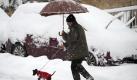 Gassi gehen muss man bei jedem Wetter: Hundespaziergang in den Abruzzen. Foto: Massimilano Schiazzo Foto: dpa