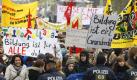 Jugendliche demonstrieren in Berlin unter dem Motto 'Bildungsstreik - Bildung für alle!' für ein besseres Bildungssystem. Foto: Florian Schuh  Foto: dpa