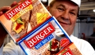 Aus der Kreisstadt Burg bei Magdeburg in Sachsen-Anhalt kommt das Knäckebrot. 1931 zogen die Knäcke-Werke aus Berlin nach Burg. Es war die erste Firma mit diesen Produkten in Deutschland.  1948 ging die Knäckebrotproduktion in den VEB Erste Deutsche Knäckebrotwerke Burg über. 2001 kaufte der Zwieback-Hersteller Brandt die Produktion. Im Osten sind die Produkte aus Burg die Nummer 1 auf dem Knäckebrotmarkt.  Foto: dpa
