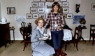 Heidi Kabel posiert zusammen mit ihrer Tochter, der Schauspielerin Heidi Mahler, bei einer Kaffeestunde in ihrem Haus 1976 in Hamburg. Foto: dpa
