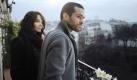 Pierre (Romain Duris) und seine Schwester Elise (Juliette Binoche) blicken über Paris (undatierte Filmszene). In dem Film So ist Paris werden die Lebenswege grundverschiedener Menschen verfolgt. Da gibt es den Tänzer Pierre, der nur noch durch eine Herztransplantation gerettet werden kann, und seine Schwester, die sich liebevoll um ihn kümmert. Dann sind da noch ein alternder Hochschuldozent auf der Jagd nach einer Studentin, ein Architekt, Gemüsehändler und illegaler Einwanderer, die sich wie zufällig begegnen und wieder verlieren. Der Film kommt am 17. Juli in die deutschen Kinos. Foto: Prokino (zu dpa-Kinostarts vom 10.07.2008 - ACHTUNG: Verwendung nur für redaktionelle Zwecke im Zu Foto: dpa