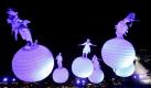 Künstler der australischen Lufttanzgruppe Strange Fruit führen ihr Programm The Spheres auf dem Hi Seoul Festival in Südkorea auf. Foto: dapd