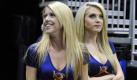 Zwillinge oder nur beim gleichen Friseur? Auch die Blue Crew Girls des NHL-Klubs Atlanta Trashers geizen nicht mit ihren Reizen.

 Foto: imago