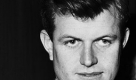 1962 feiert Edward Kennedy seinen 30. Geburtstag und erreicht damit das Mindestalter, um für einen Sitz im Senat zu kandidieren. Am 25. August starb die Ikone der Demokraten im Alter von 77 Jahren. Foto: ap