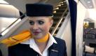 Eine Stewardess steht am Mittwoch, 19. Mai 2010, an einer Treppe im ersten an die Lufthansa ausgelieferten doppelstoeckigen Airbus A380 auf dem Gelaende der Firma Airbus in Hamburg. Die Lufthansa uebernimmt am Vormittag ihren ersten Airbus A380, das groesste Verkehrsflugzeug der Welt. Airbus-Chef Thomas Enders uebergibt das knapp 350 Millionen Dollar teure Flugzeug in Hamburg an den Lufthansa-Vorstandsvorsitzenden Wolfgang Mayrhuber. Danach soll der Riesenjet vom Hamburger Airbus-Werk nach Frankfurt fliegen, wo die Lufthansa eine grosse Feier zur Uebernahme plant. (apn Photo/Axel Heimken) ** zu APD9577 ** --- A stewardess stands in front of the staircase leading to the upper deck of the first Airbus A380 delivered to Lufthansa at the Airbus facility in Hamburg, northern Germany, on Wednesday, May 19, 2010. After a three-year delay, Airbus delivers to Deutsche Lufthansa AG its first A380 superjumbo, a commercial aircraft that can carry more than 520 passengers. (apn Photo/Axel Heimken) Foto: apn /Axel Heimken
