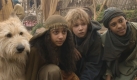 Lippels reale Mitschüler Hamide (Amrita Cheema, l.) und Arslan (Steve-Marvin Dwumah) werden im Traum zu den Königskindern. Foto: Universum Film