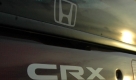 Einen weiteren Sprung nach vorn machte der CRX mit einer auf 150 PS erstarkten Version. Sie hatte die variable Ventilsteuerung VTEC an Bord, bei der sowohl die Ventilsteuerzeiten als auch der Ventilhub variiert wurde. Auch in Hondas Mittelmotor-Sportwagen NSX kam dieses Prinzip zum Einsatz. Foto: press-inform